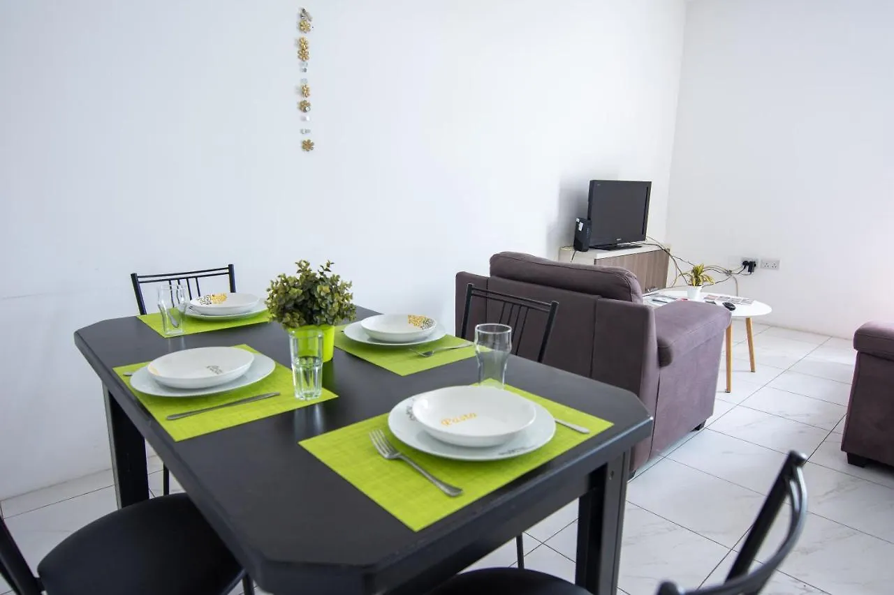 Seafront Room Msida 0*,  Malta